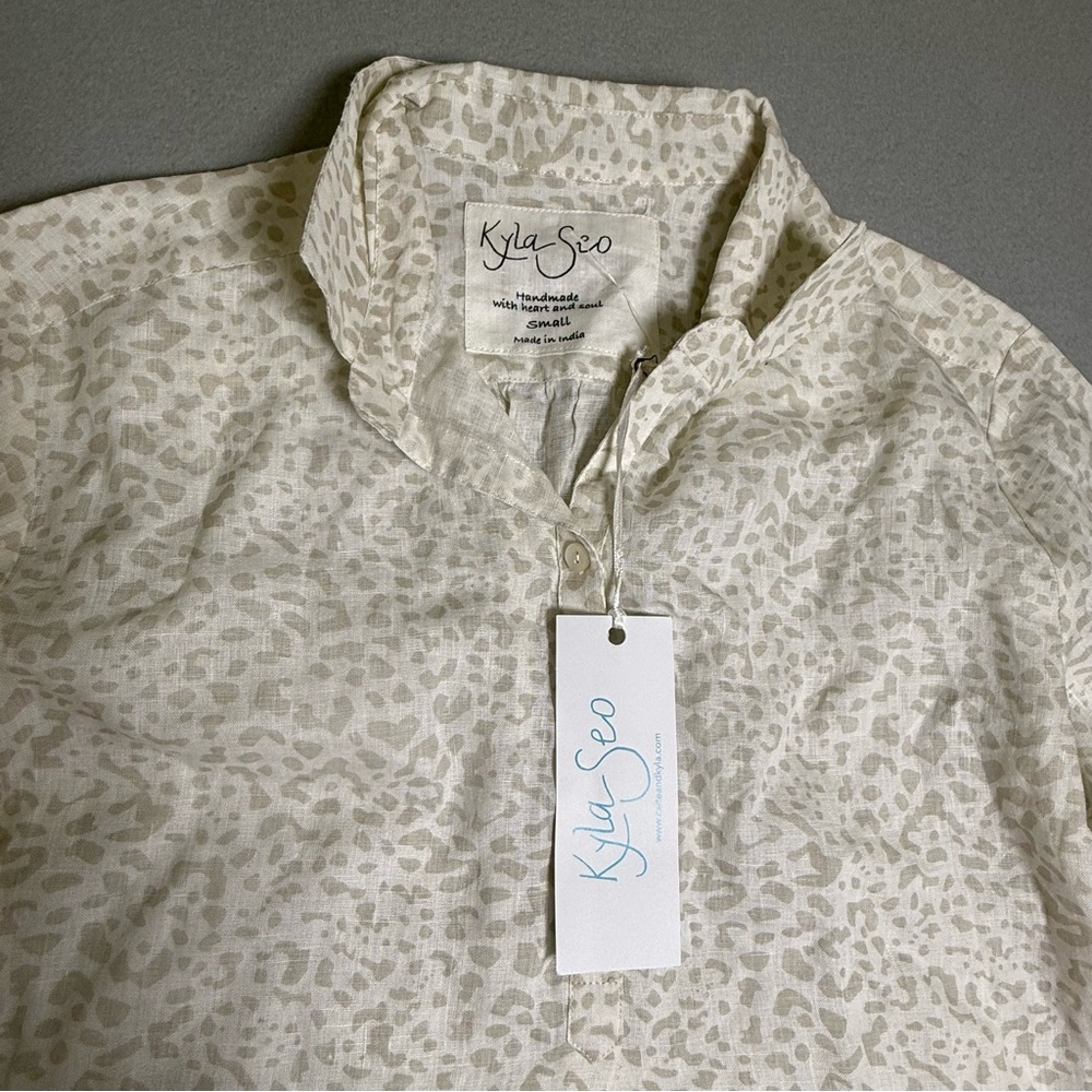 Kyla Seo Caite Layla Blouse Top Cheetah Animal Tunic Karyn Linen Sand Small NWT - Picture 4 of 9
